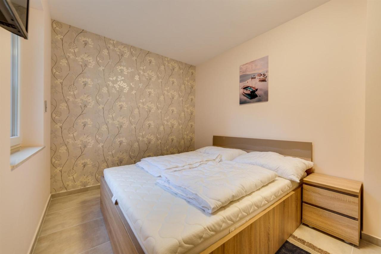 Forest Foeldvar Apartmanok By Bltn Balatonföldvár Zewnętrze zdjęcie