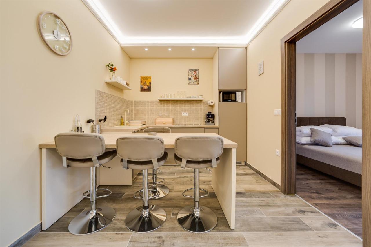 Forest Foeldvar Apartmanok By Bltn Balatonföldvár Zewnętrze zdjęcie