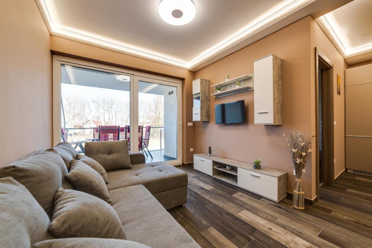 Forest Foeldvar Apartmanok By Bltn Balatonföldvár Zewnętrze zdjęcie